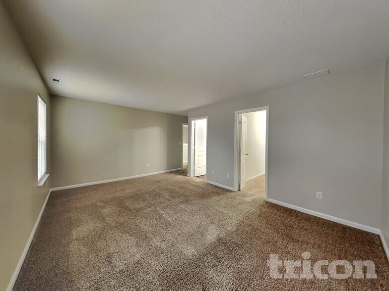 Building Photo - 1621 Bridgecreek Crossing