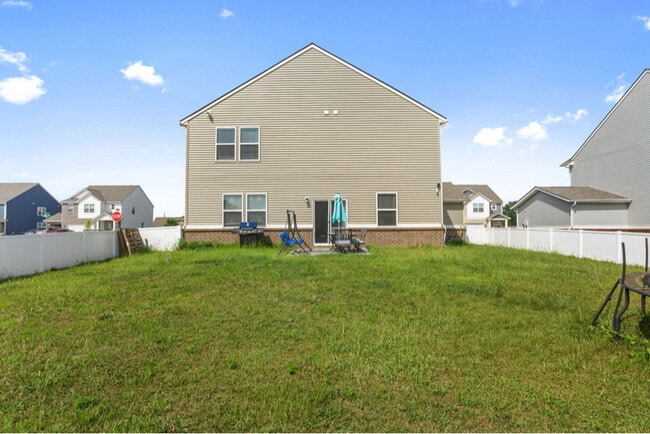 Building Photo - 7419 Hillway Dr