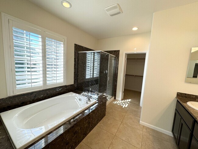 Building Photo - Perfect Shape Single Family Home in Dublin Hills