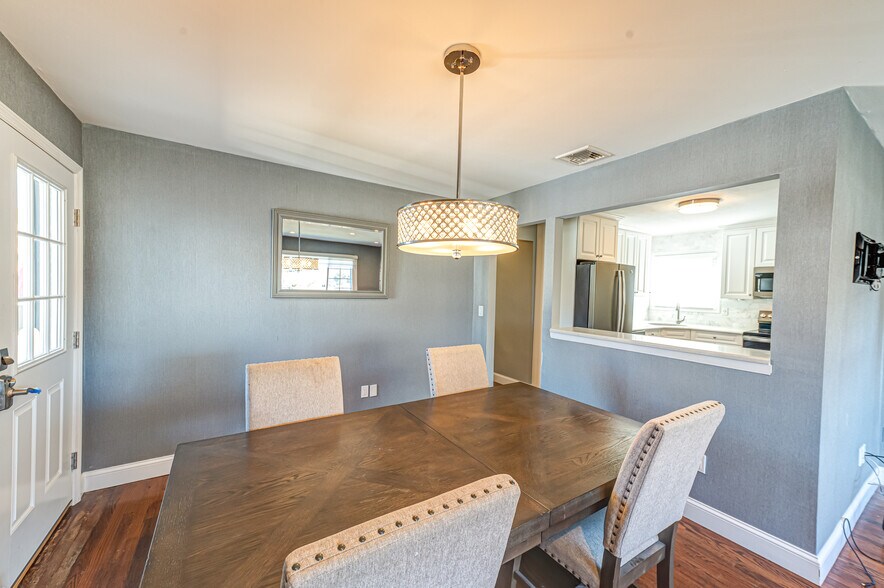 Building Photo - 2002 City Ave