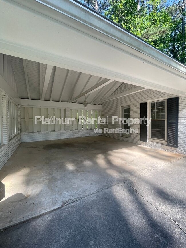 Building Photo - 224 Cold Creek Dr