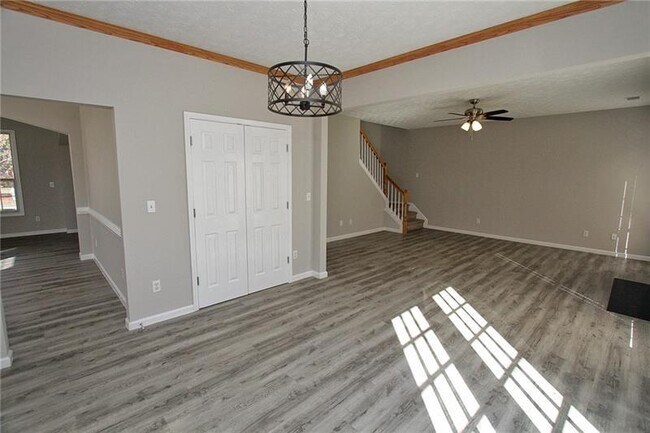Building Photo - 2951 Belfaire Lake Dr