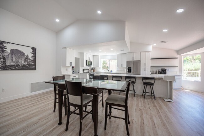 Building Photo - Sun CIty Summerlin 55+, Highly Upgraded, S...