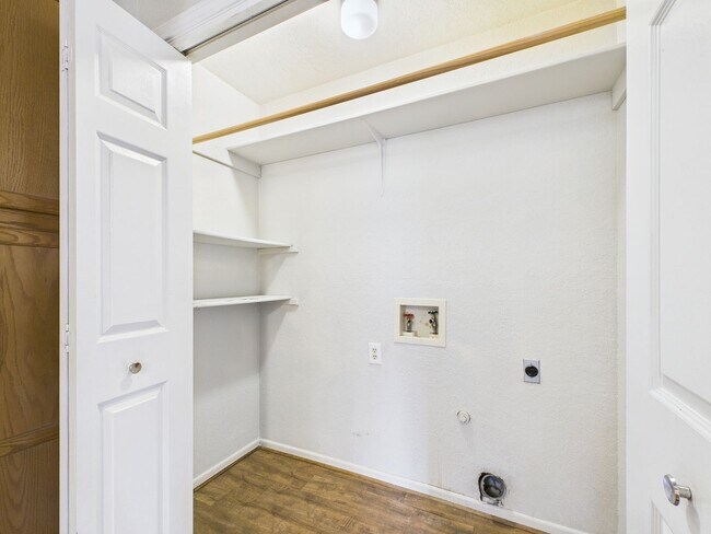 Building Photo - 107 Frederick Rd