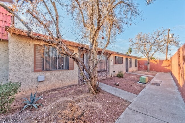 Building Photo - 3912 Torsby Pl