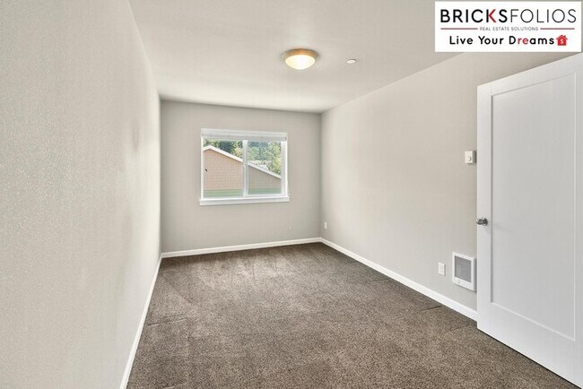 Building Photo - Exquisite Rental Home in Olympia, Close to JBLM & Hospitals!