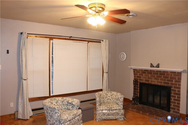 Building Photo - 9906 Family Ln