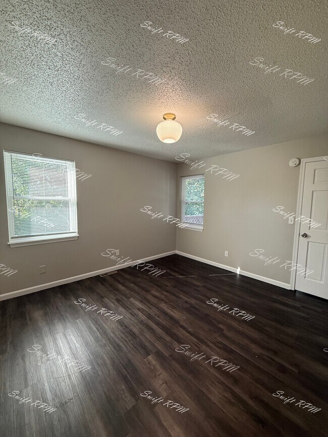 Building Photo - 6453 Hallet St