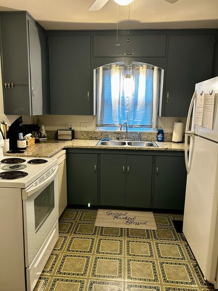 Building Photo - 316 N 33rd St