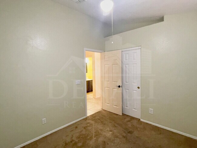 Building Photo - 465 S Wildrose