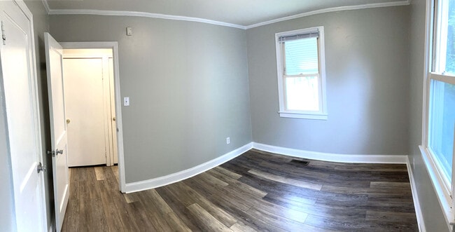 Building Photo - 1011 E 16th St