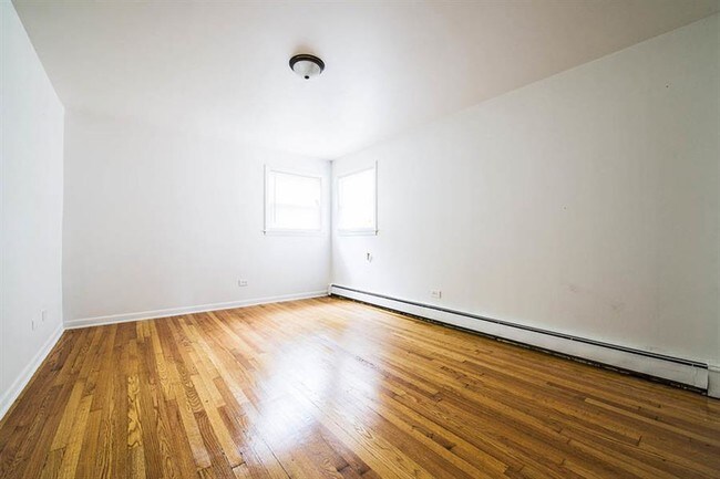 Building Photo - 14113 S Tracy Ave