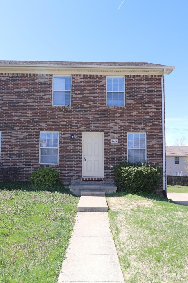 Building Photo - 625 Miles Rd