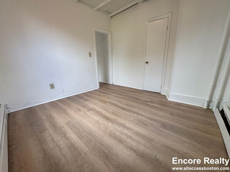 Building Photo - 44A Joy St