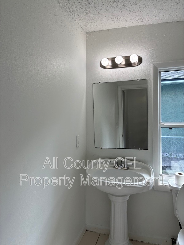 Building Photo - 812 Marion St