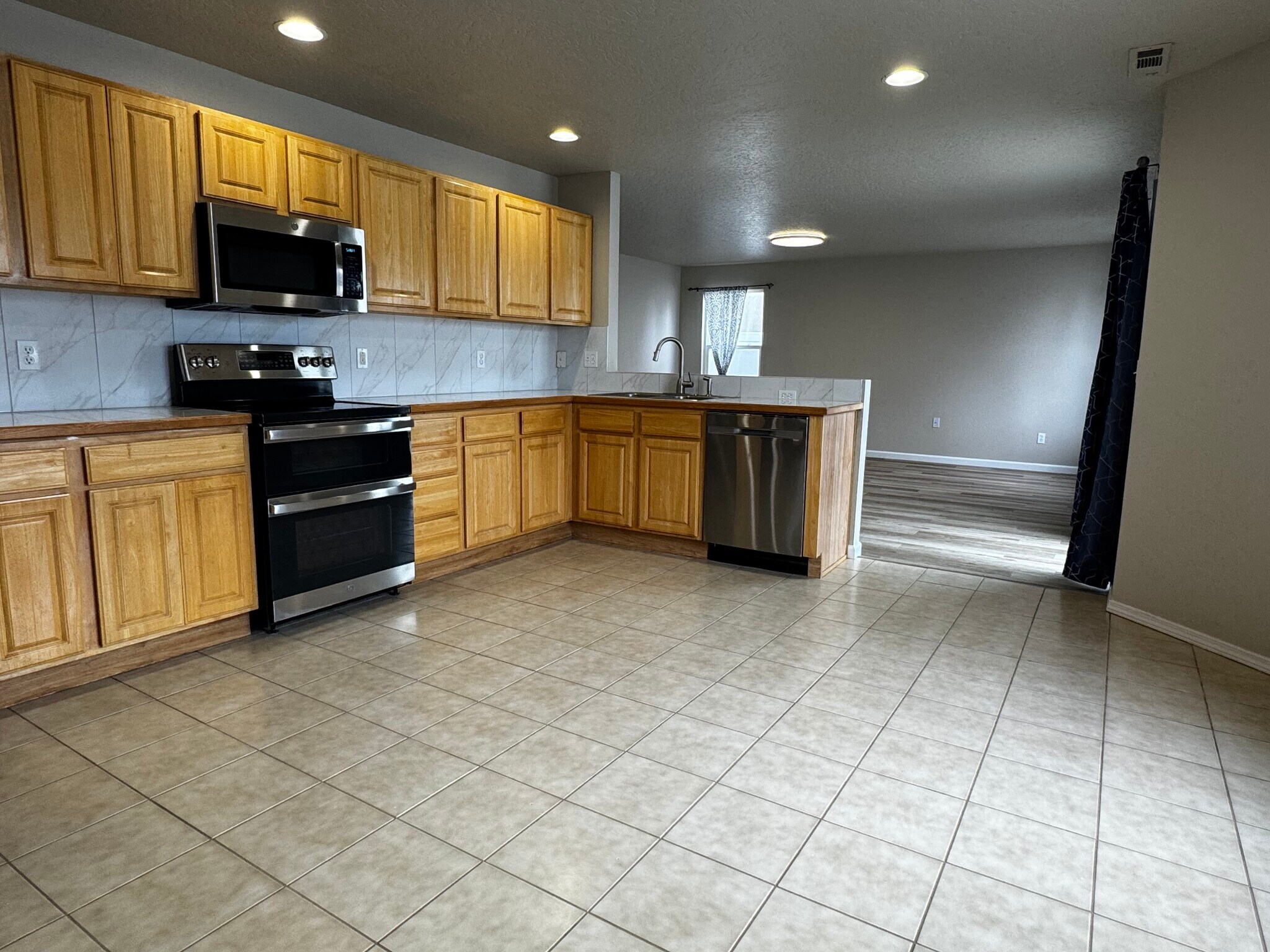 Building Photo - 172 W Tehuti Ct