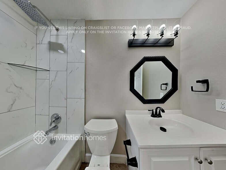 Building Photo - 3402 W Charter Oak Rd