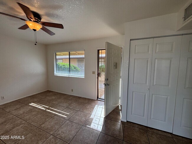 Building Photo - 840 S Main St