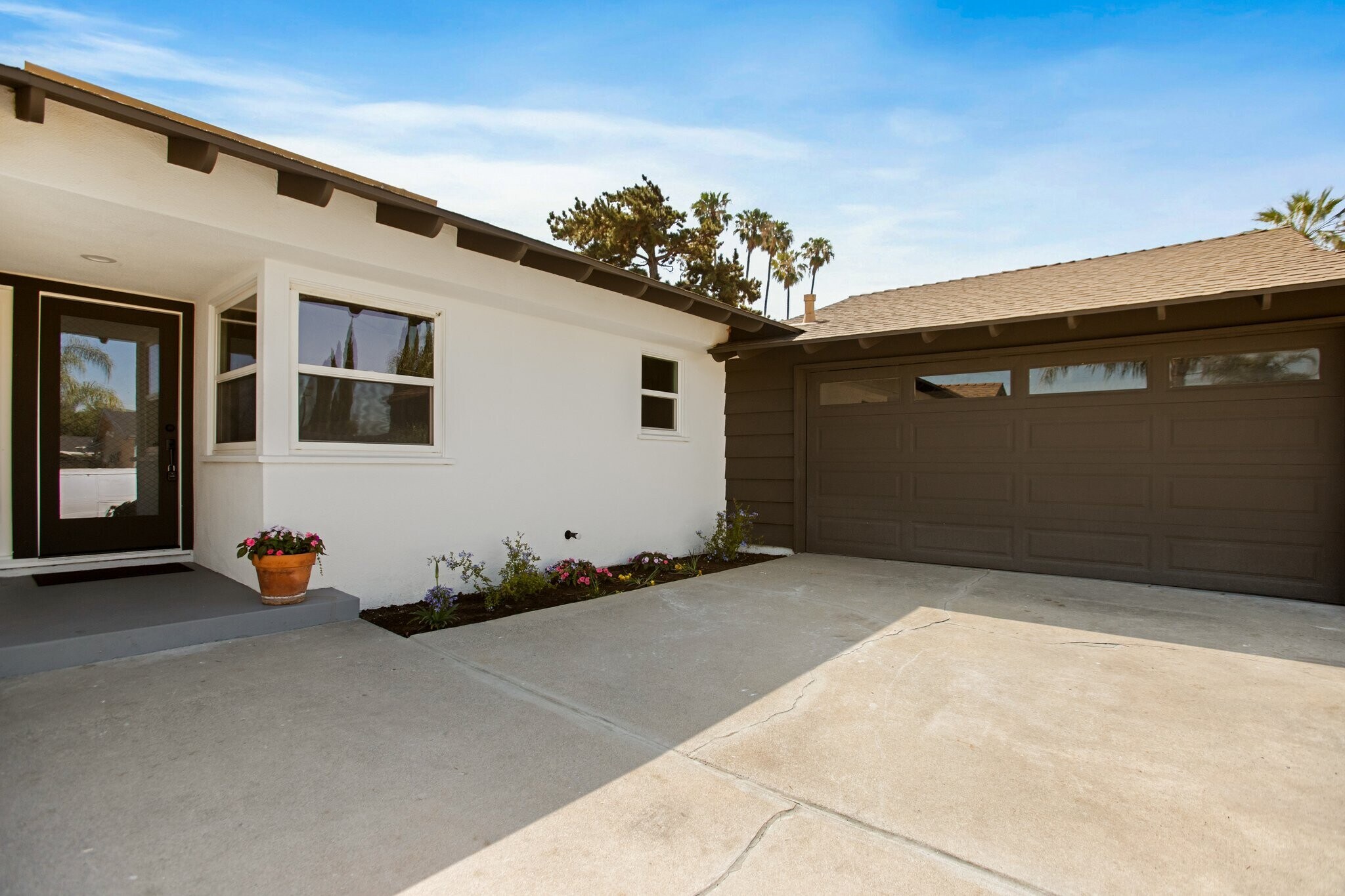 Building Photo - 934 S Donna Beth Ave