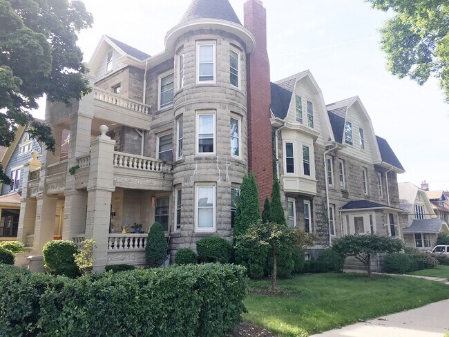 Building Photo - Kenwood Castle