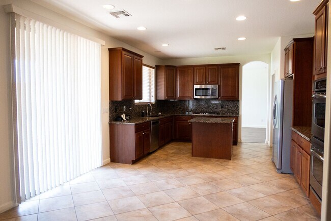 Building Photo - 4 Bed + Office | 3 Bath | 3-Car Garage | E...