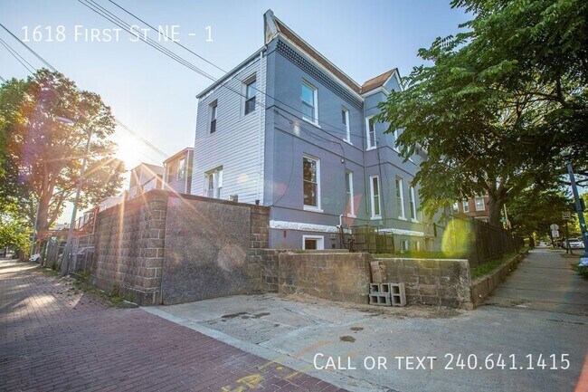 Building Photo - 1618 First St NE-1