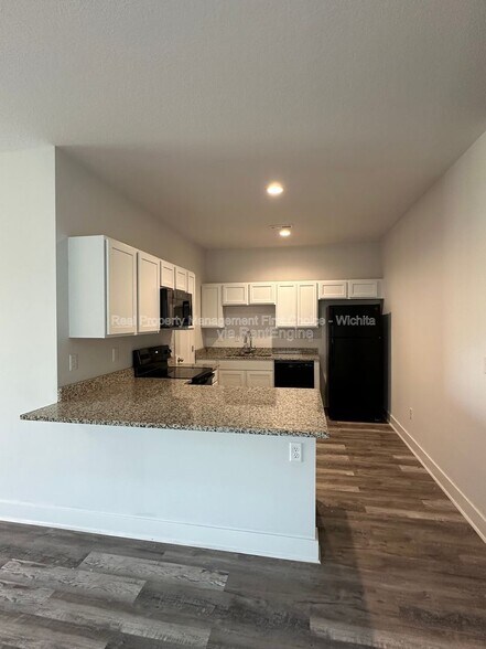 Building Photo - 5472 N Colburn Ct