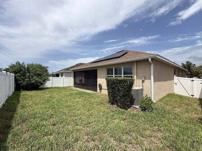 Building Photo - 8222 Willow Beach Dr