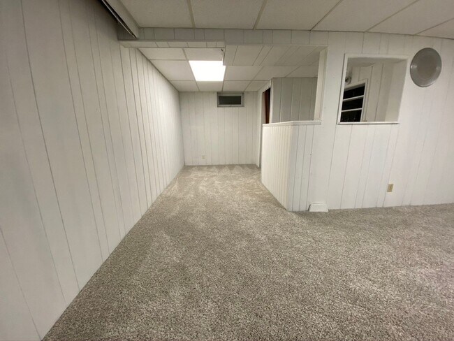 Building Photo - THREE BEDROOM SINGLE-FAMILY HOME WITH ACREAGE!