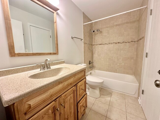 Building Photo - 16033 Tiger Dr