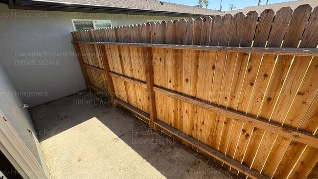 Building Photo - 709 Deseret Way