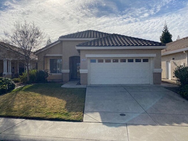 Primary Photo - Cute 2bd/2ba home in 55+ Sun City Roseville