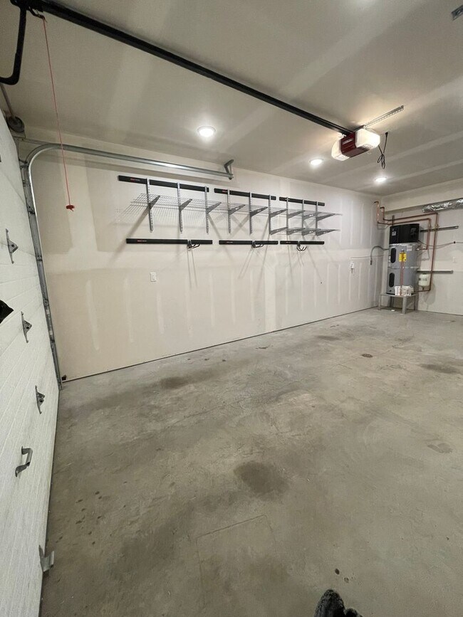 Building Photo - War Eagle Ct. (2690)