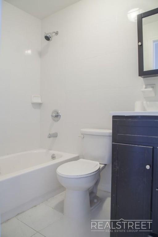 Building Photo - New 1 BED in East Williamsburg!