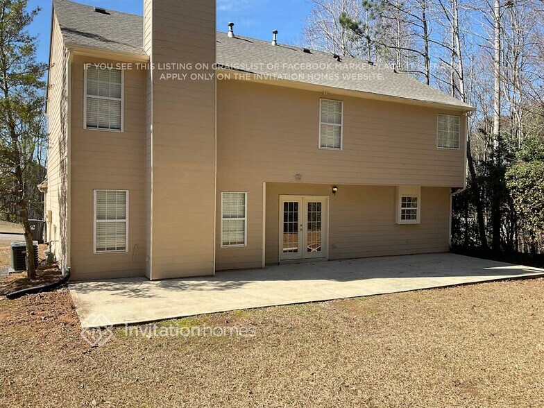 Building Photo - 2000 Hidden Valley Dr SW