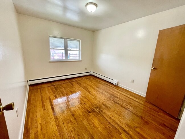 Building Photo - 2916 Gunther Ave