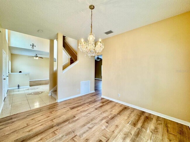 Building Photo - 884 Addison Dr NE