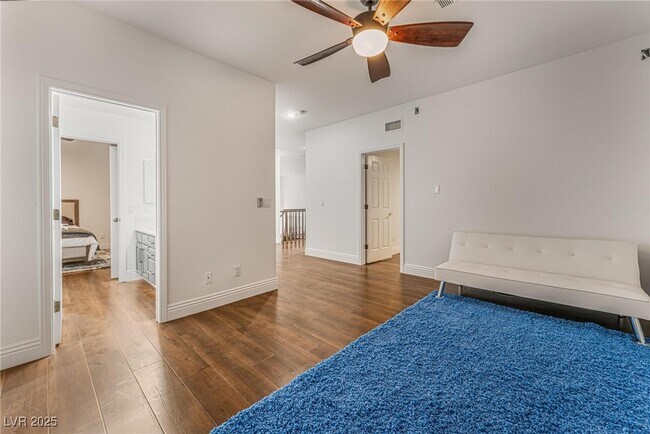 Building Photo - 56 Grossinger Ct