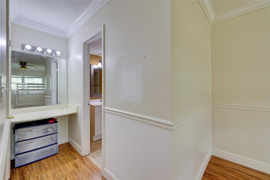 Building Photo - 8141 SW 24th Ct
