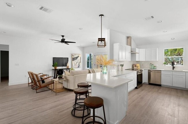 Building Photo - 5102 Moss Point