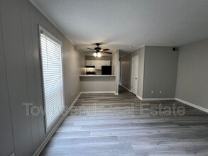 Building Photo - 5874 Century Oaks Dr