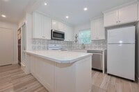 Building Photo - 887 Wax Myrtle Ln