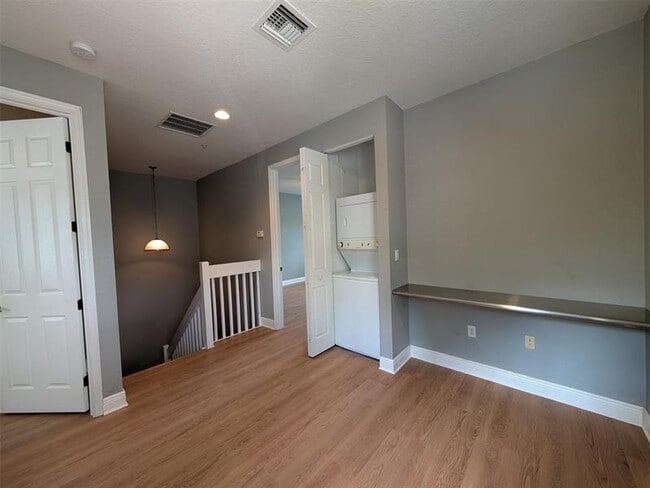 Building Photo - 2851 Prospect Rd