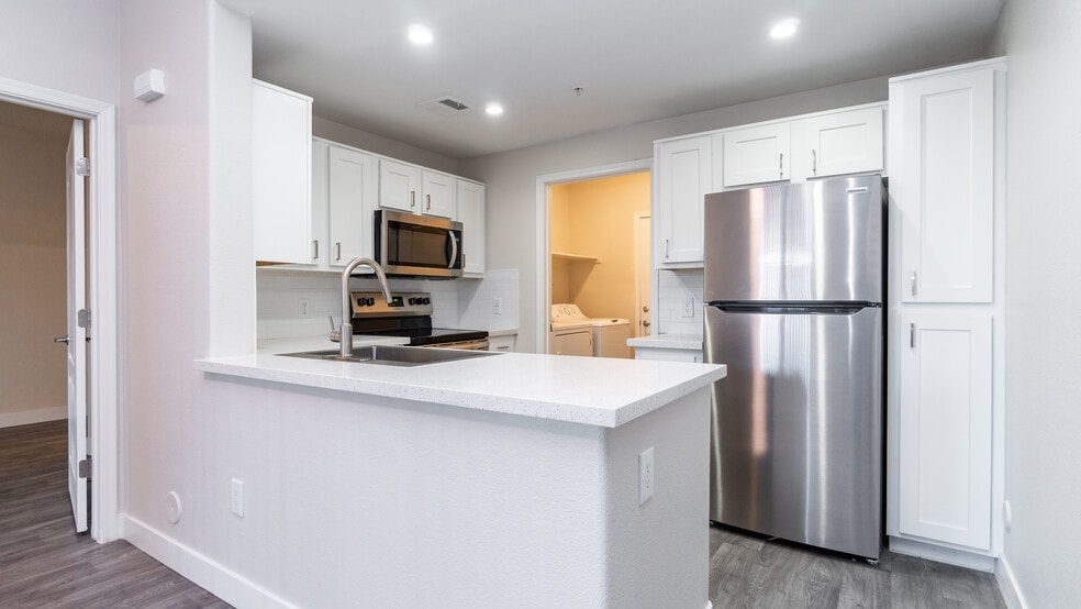 Primary Photo - Symphony