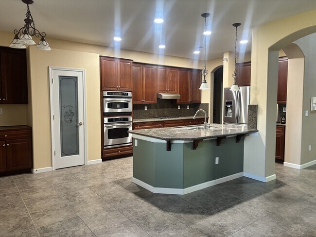 Building Photo - 1527 Horizon Ln