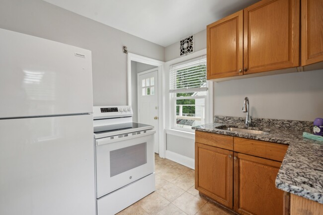 Building Photo - 4504 Guilford Rd