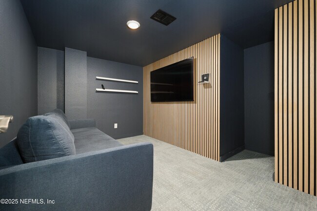 Building Photo - 275 1st St S