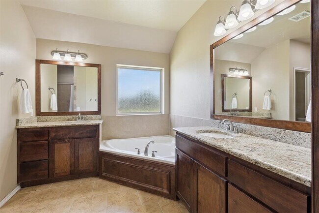 Building Photo - 13640 Ridge View Ln