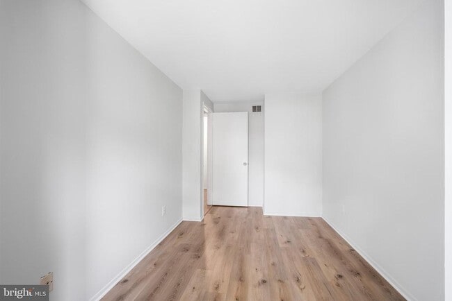 Building Photo - 9453 Chadburn Pl