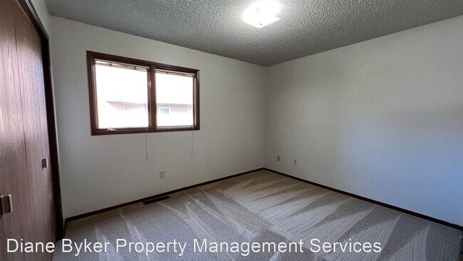 Building Photo - 1 br, 1 bath House - 10250 Jamestown Drive...